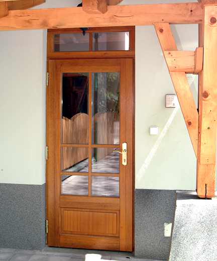 EURODECK - dřevěné vstupní dveře s nadsvětlíkem